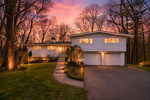 7 Clover Ln, Natick, MA, 01760-5434 | Card Image