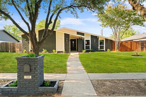 718 Oakland St, Grand Prairie, TX, 75052-6513 | Card Image