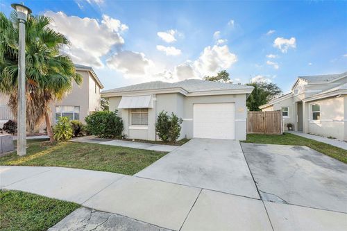 6762 Fern Pl, Margate, FL, 33063 | Card Image