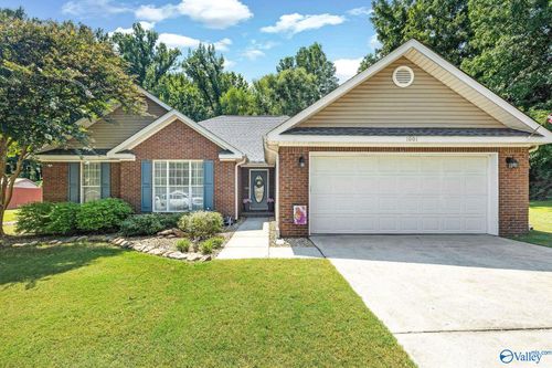 1001 Aspen Dr Sw, Hartselle, AL, 35640-2687 | Card Image