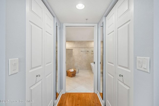 His and Hers Closets | Image 16