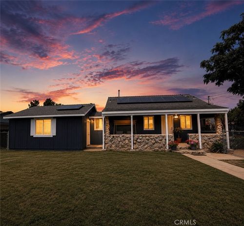 889 Pennsylvania Ave, Beaumont, CA, 92223-2445 | Card Image