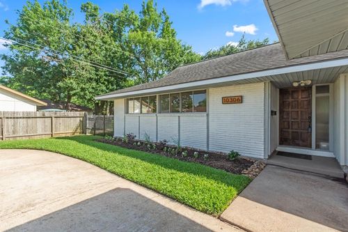 10306 Carlow Ln, La Porte, TX, 77571-4212 | Card Image