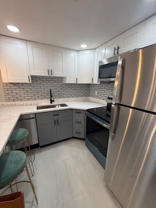 apt-540-210 172nd St, Sunny Isles Beach, FL, 33160-3436 | Card Image