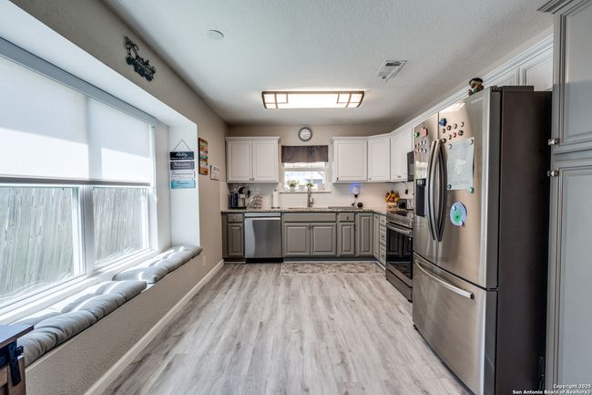 9814 Autumn Dawn, House other with 3 bedrooms, 2 bathrooms and null parking in Converse TX | Image 9