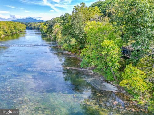 926 River Lodge Rd, LURAY, VA, 22835-3220 | Card Image