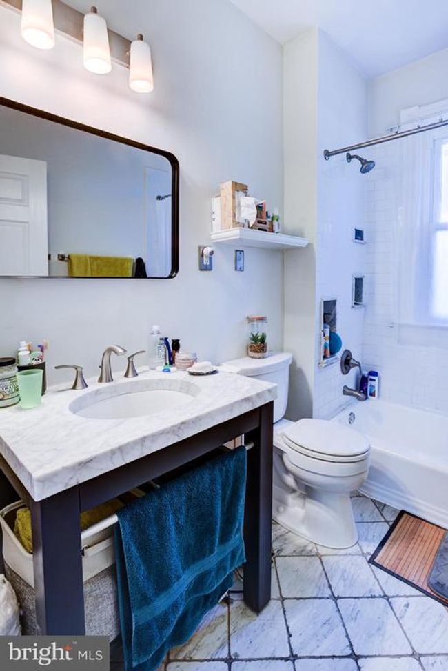 APT-3 - 3020 R St Nw, Condo with 2 bedrooms, 1 bathrooms and null parking in WASHINGTON DC | Image 24