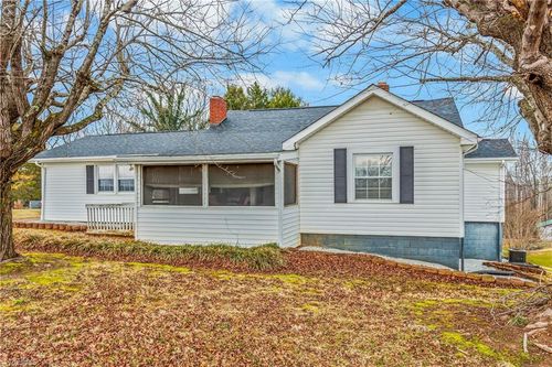 842 Red Brush Road, Mount Airy, NC, 27030 | Card Image