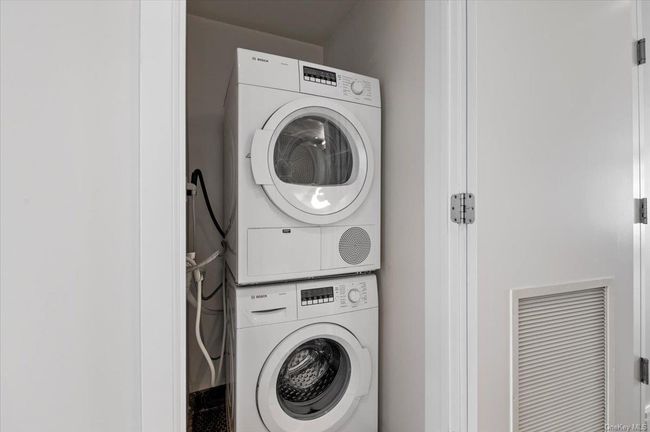 156 Beach 5 Th St, Home with 0 bedrooms, 1 bathrooms and null parking in Far Rockaway NY | Image 21