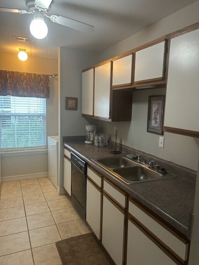 Kitchen | Image 5