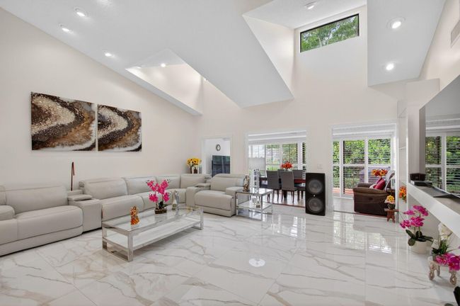 6858 Fountains Cir, Condo with 3 bedrooms, 3 bathrooms and null parking in Lake Worth FL | Image 30