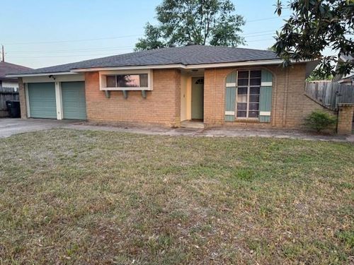 9410 Golden Wood Ln, Houston, TX, 77086-2415 | Card Image