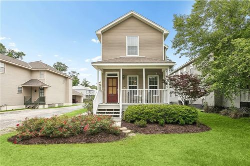 818 Carroll St, Mandeville, LA, 70448-5115 | Card Image
