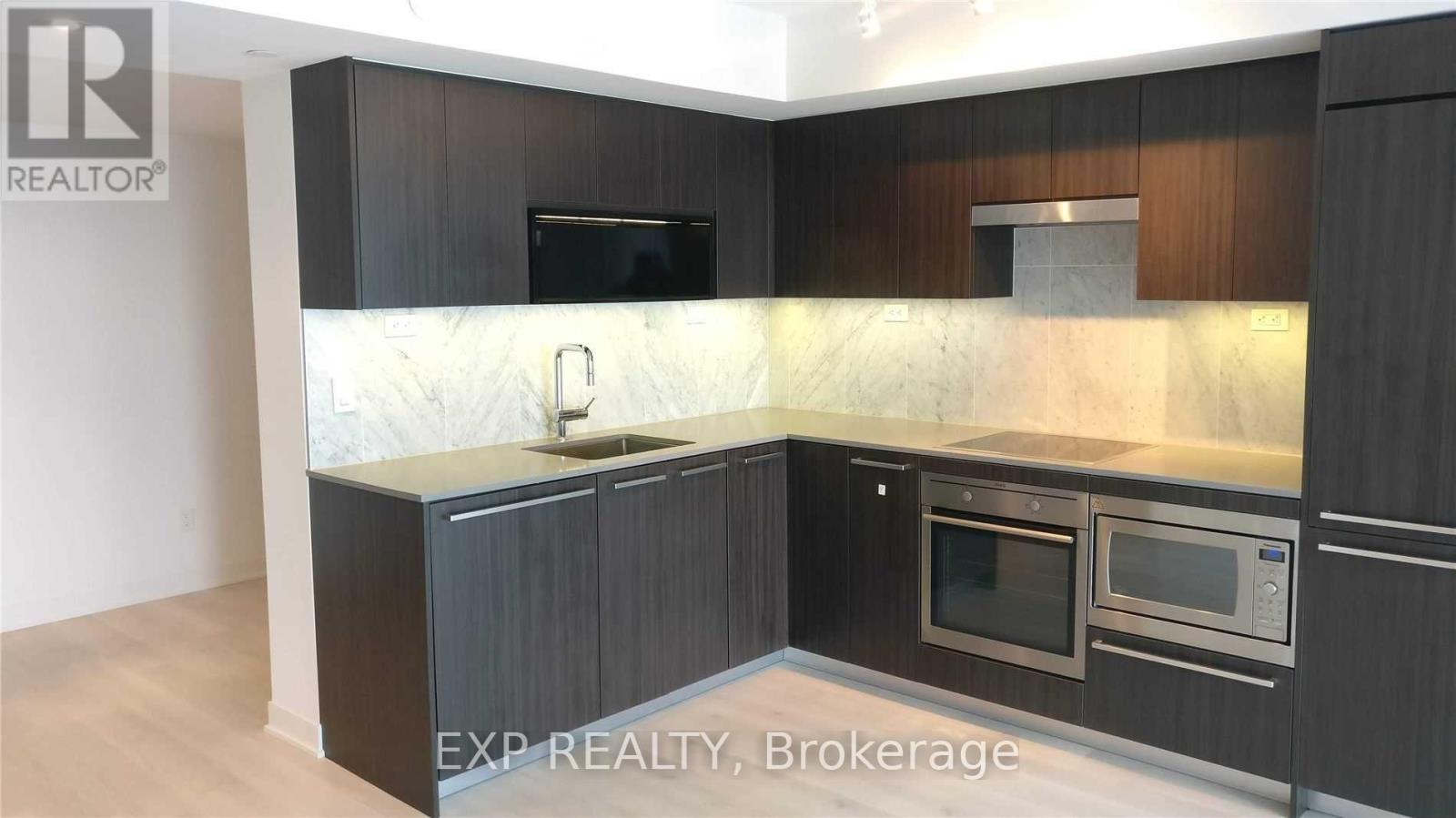 Residential Lease in Toronto (Waterfront Communities) 4