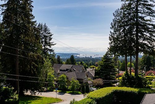 180 W Osborne Rd, North Vancouver, BC, V7N | Card Image