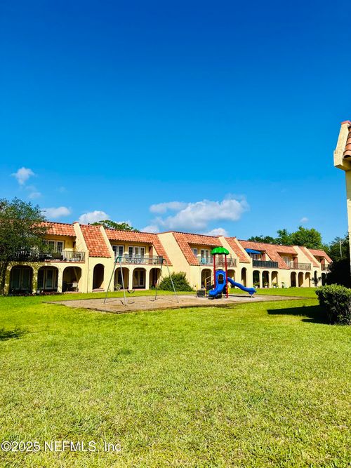 4-3917 Corrida Ct, JACKSONVILLE, FL, 32217-2890 | Card Image