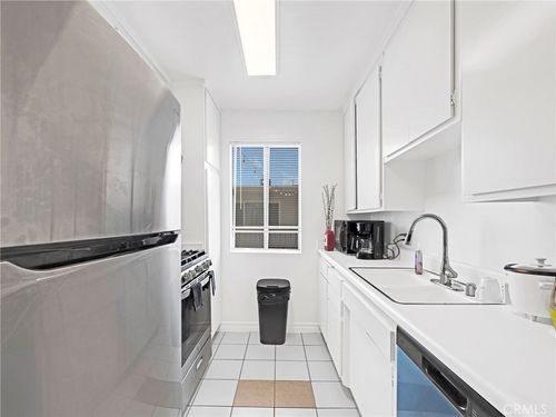 525 S Shelton, Burbank, CA, 91506 | Card Image