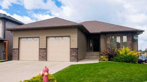 420 Haru Moriyama Place N, Lethbridge, AB, T1H5P1 | Card Image