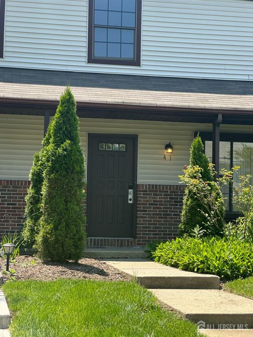 41 Aspen Dr, North Brunswick, NJ, 08902-1051 | Card Image