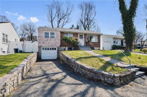 53 Sweetfield Cir, Yonkers, NY, 10704-2611 | Card Image