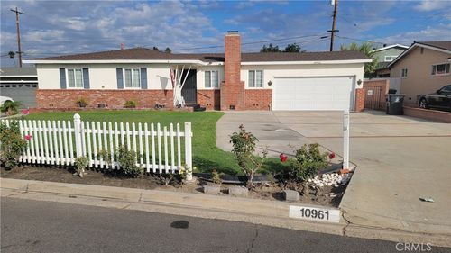 10961 Patricia Dr, Garden Grove, CA, 92840-2215 | Card Image