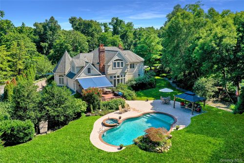 1 Crystal Brook Hollow Rd, Port Jefferson, NY, 11777-1121 | Card Image