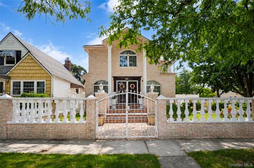 265 -04 79th Avenue, New York, NY, 11004 | Card Image