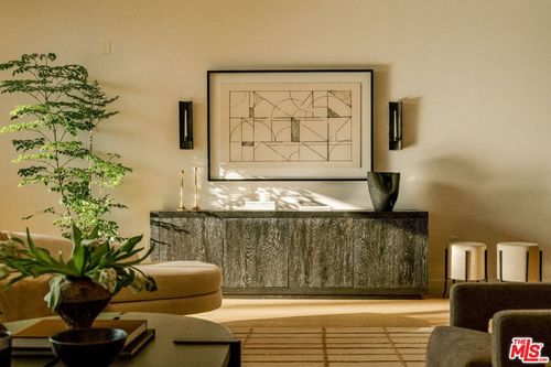 th12-702 N Doheny Dr, West Hollywood, CA, 90069-5578 | Card Image