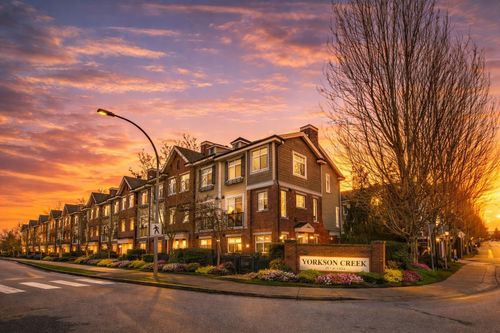 18-20738 84 Ave, Langley, BC, V2Y0J6 | Card Image