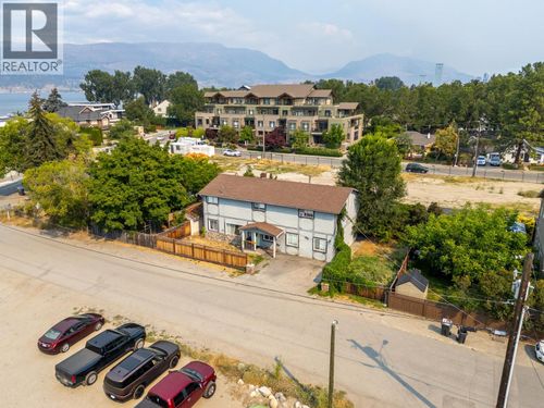 424 Newsom Ave, Kelowna, BC, V1Y4Y2 | Card Image