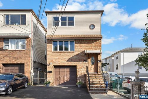 109 Cross St, Harrison, NJ, 07029-3079 | Card Image