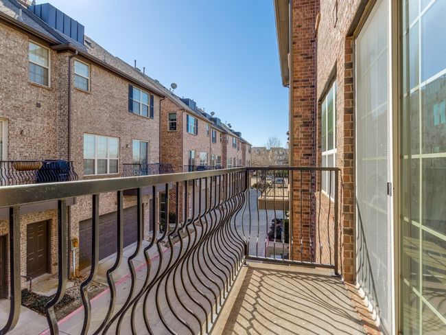 Balcony with room for sitting | Image 20