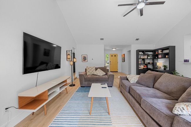12001 Bittern Holw, House other with 4 bedrooms, 2 bathrooms and 2 parking in Austin TX | Image 8