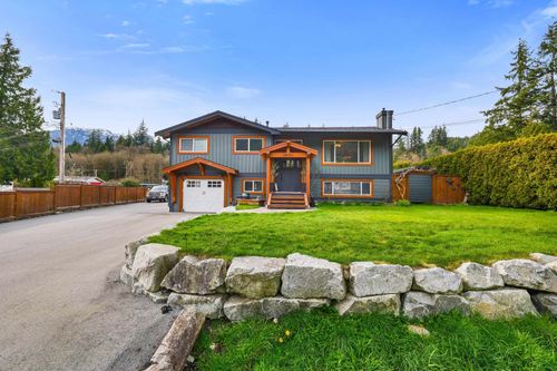 38101 Chestnut Ave, Squamish, BC, V8B0X6 | Card Image