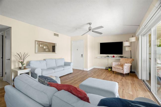UNIT-101 - 13684 Orange Sunset Dr, Condo with 1 bedrooms, 1 bathrooms and null parking in TAMPA FL | Image 13