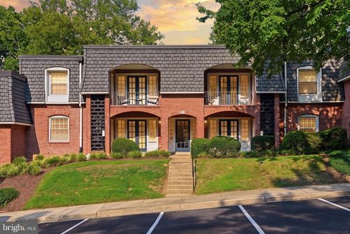 d-5911 Prince James Dr, SPRINGFIELD, VA, 22152-1112 | Card Image