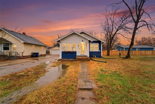 2638 E Grand Avenue, Des Moines, IA, 50317 | Card Image