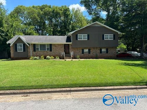 1018 Oster Dr Nw, Huntsville, AL, 35816-3150 | Card Image