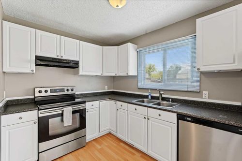 1215 137 Ave Se, Calgary, AB, T2J6N5 | Card Image
