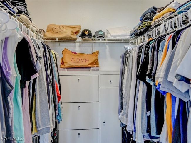 OWNER'S SUITE WALK-IN CLOSET | Image 27