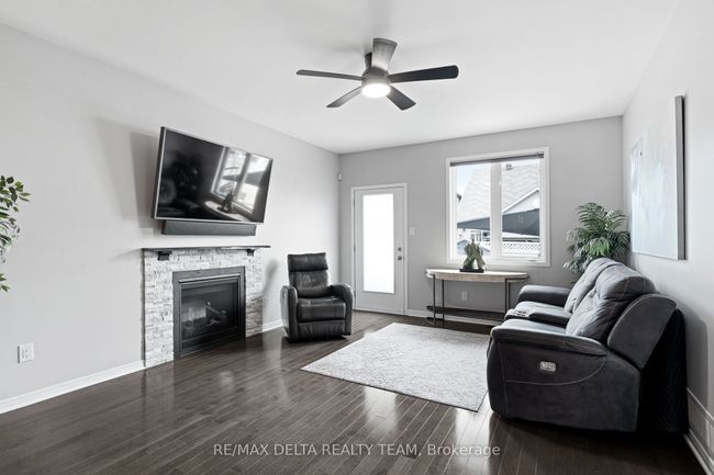 304 Bobolink Ridge, House other with 3 bedrooms, 3 bathrooms and 2 parking in Stittsville ON | Image 16
