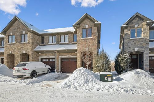 523 Hollybrook Cres, Kitchener, ON, N2R0P1 | Card Image