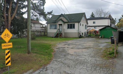 13850 Grosvenor Rd, Surrey, BC, V3R5E8 | Card Image