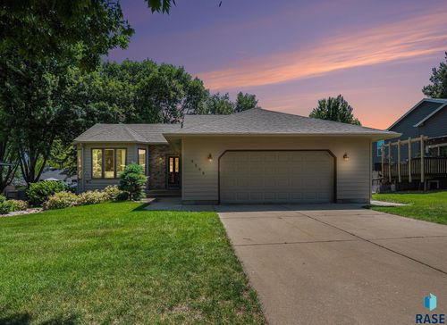 3508 S Bahnson Ave, Sioux Falls, SD, 57103-7100 | Card Image