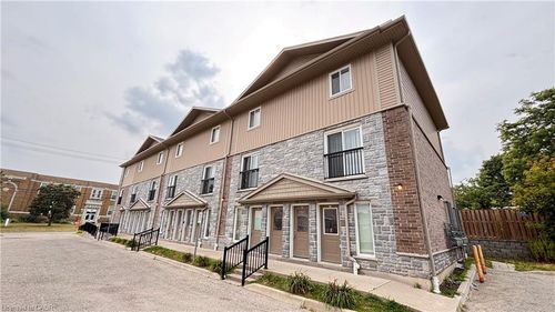 14-122 Courtland Ave E, Kitchener, ON, N2G0B8 | Card Image
