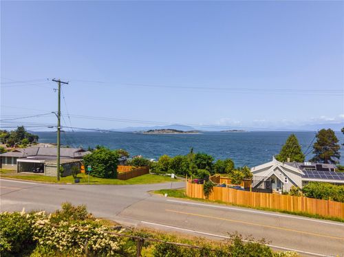 7034 Lavender Rd, Lantzville, BC, V0R2H0 | Card Image