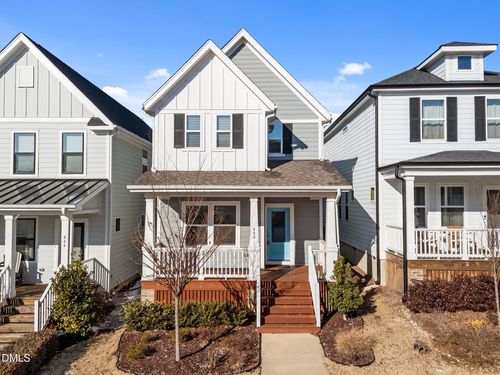 460 Douglas Falls Dr, Wendell, NC, 27591-3304 | Card Image