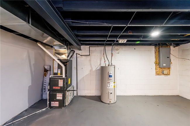 The 150 AMP electric service is new! | Image 27