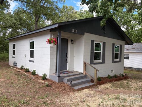 1111 S Meeting St, Statesville, NC, 28677-6657 | Card Image