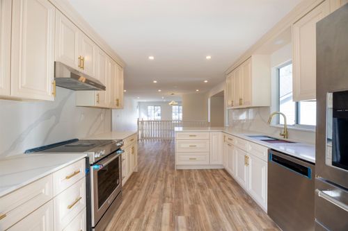 9548 208b St, Langley, BC, V1M2C5 | Card Image